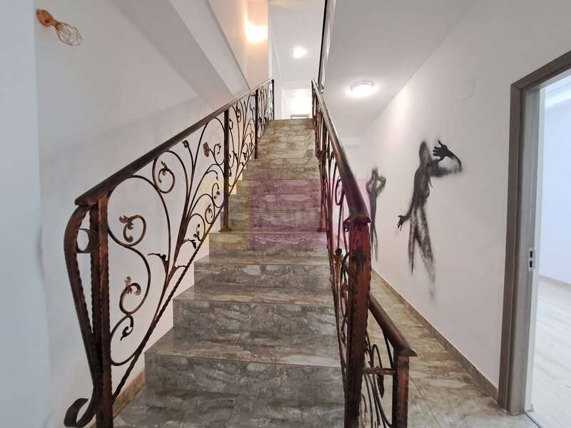 Vila P+3, 12 camere, 300 mp – birouri/clinica/locuinta, Timpuri Noi