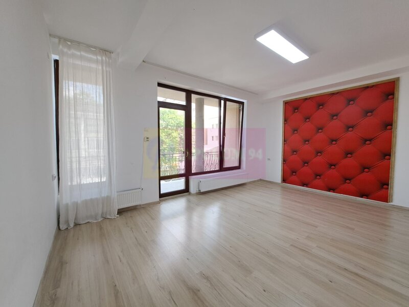 Vila P+3, 12 camere, 300 mp – birouri/clinica/locuinta, Timpuri Noi