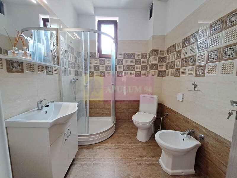 Vila P+3, 12 camere, 300 mp – birouri/clinica/locuinta, Timpuri Noi