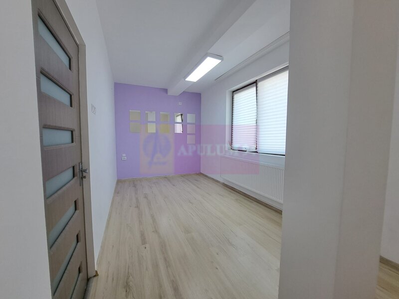 Vila P+3, 12 camere, 300 mp – birouri/clinica/locuinta, Timpuri Noi