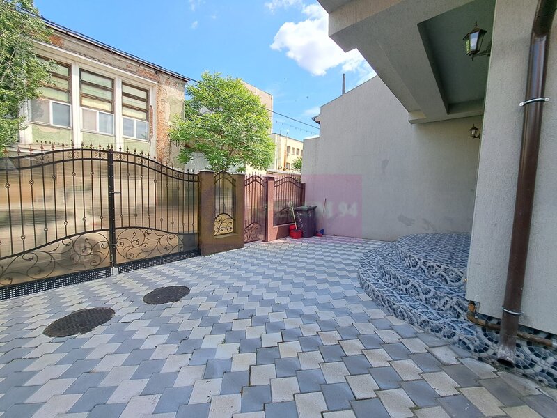 Vila P+3, 12 camere, 300 mp – birouri/clinica/locuinta, Timpuri Noi